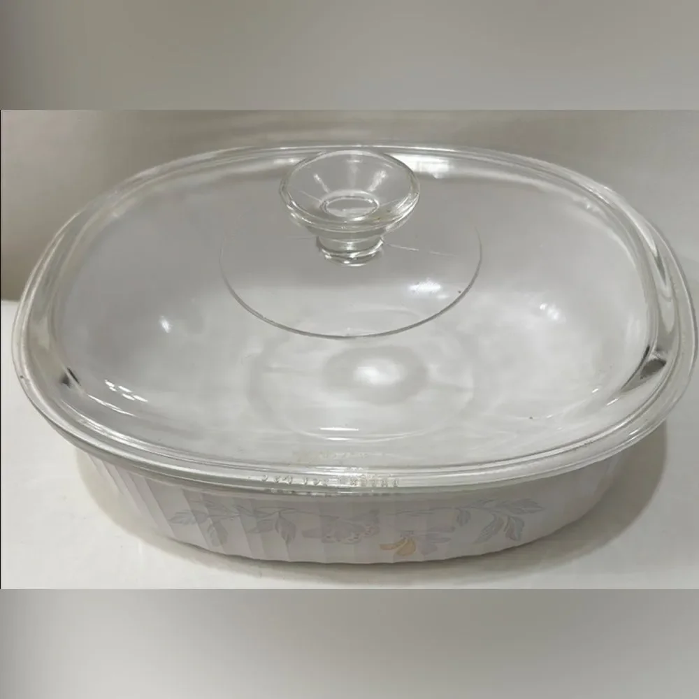 Corningware Pink Trio Ribbed White Ceramic Dish & Lid 1.8 Liter 9 1/2 X 7 1/2